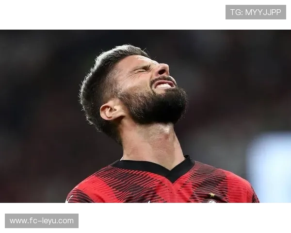 吉鲁头球点破AC米兰防线稳定领先 吉鲁头球点破AC米兰防线稳定领先